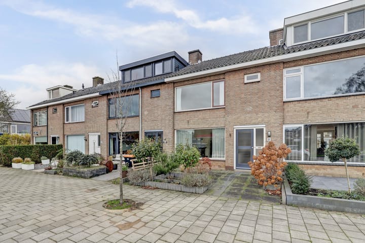 Photo of property van Lippe Biesterfeldlaan 18, Waddinxveen