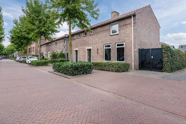 Van Loëstraat 32 in Gemert photo