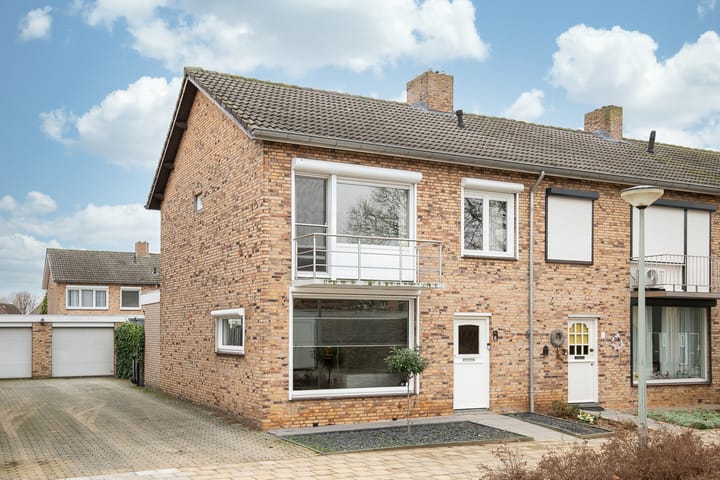 Van Mereheymstraat 6 in Herten photo