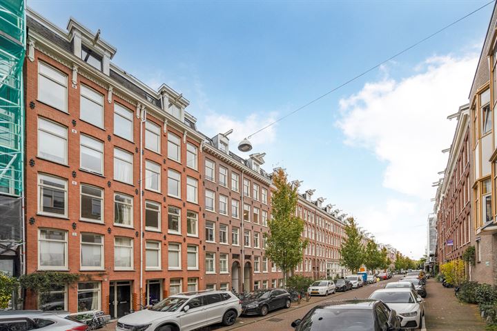 Van Oldenbarneveldtstraat 104-4 in Amsterdam photo