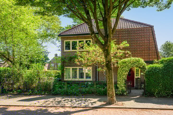 Van Oldenbarneveltlaan 1 in Hilversum Foto