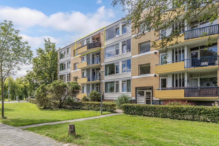 Van Ostadelaan 14 in Alkmaar foto