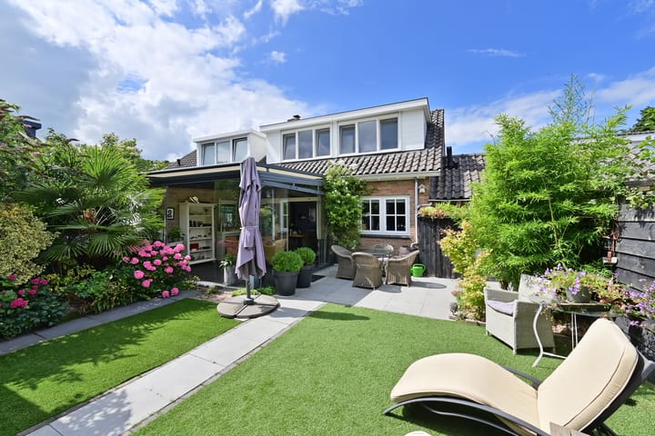 van Ostadelaan 25 en Muiderberg foto