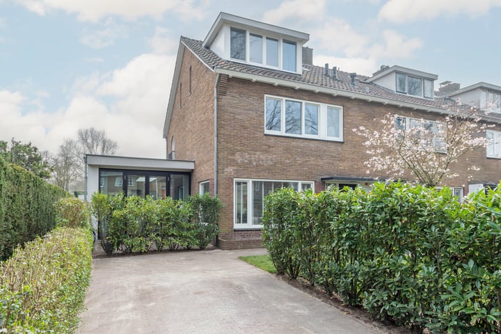 van Ostadelaan 8 dans Naarden photo