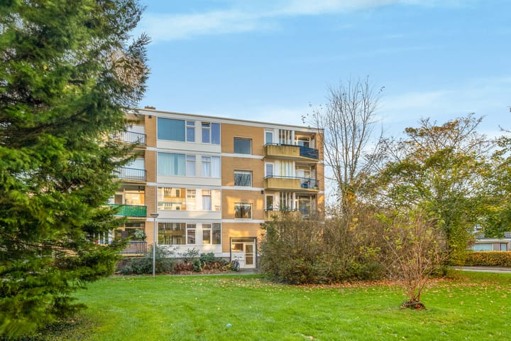 Photo of property Van Ostadelaan 84, Alkmaar