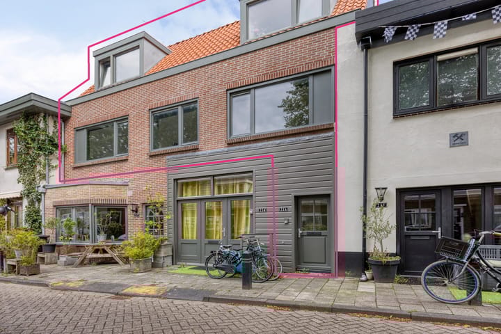 van Ostadestraat 21b in Zandvoort foto