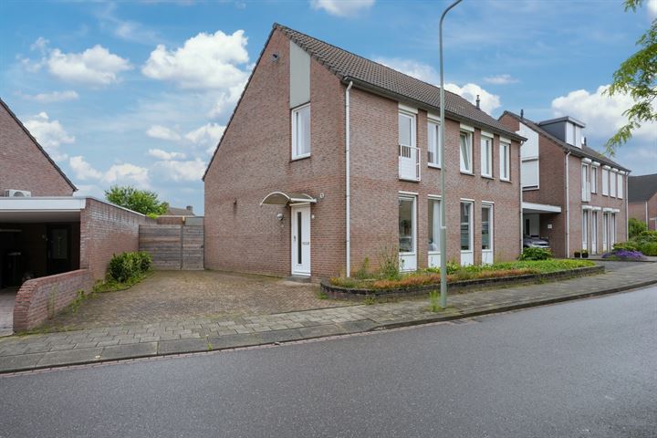 Van Schaluynhofstraat 27 in Margraten foto