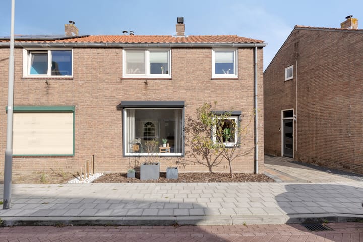 Photo of property van Tienhovenstraat 7, Yerseke