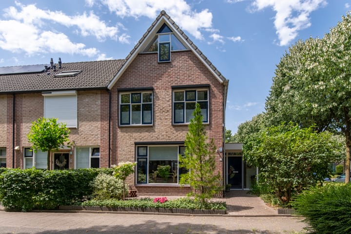 Van Veldekelaan 2 in Veenendaal Foto