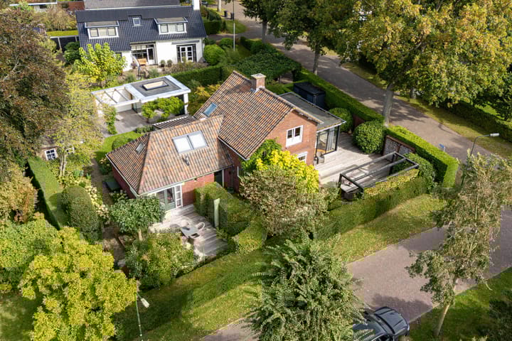 Van Vladerackenlaan 31 in Heiloo Foto