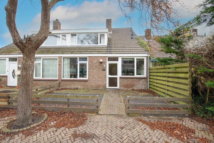 van Vosbergenlaan 8 en Heerhugowaard foto