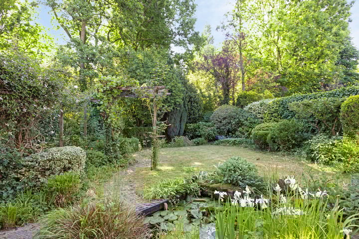 Photo of property Van Vredenburchlaan 13, Bergschenhoek