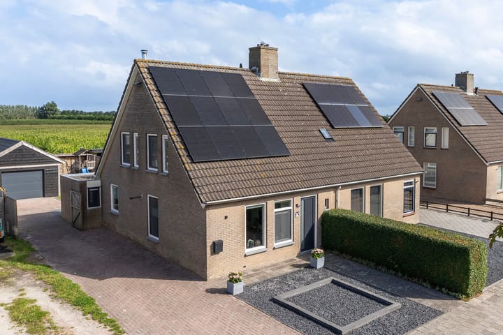 van Wijngaardenstraat 13 in St.-Jacobiparochie Foto