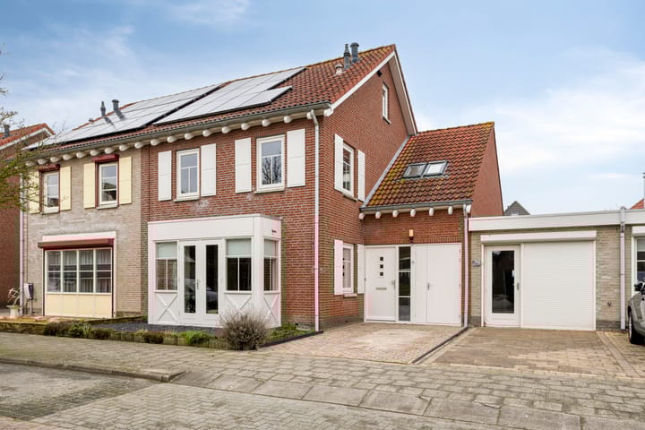 Van Zeylstraat 15 in Oud-Vossemeer