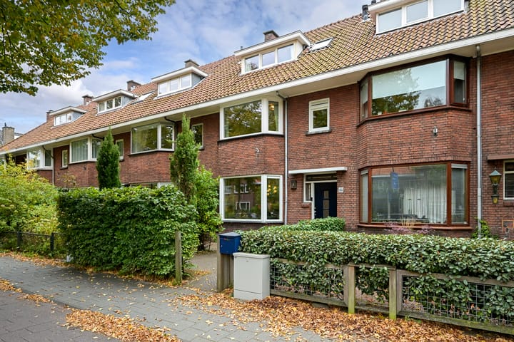 Van Zuylen van Nijeveltstraat 105 in Wassenaar Foto