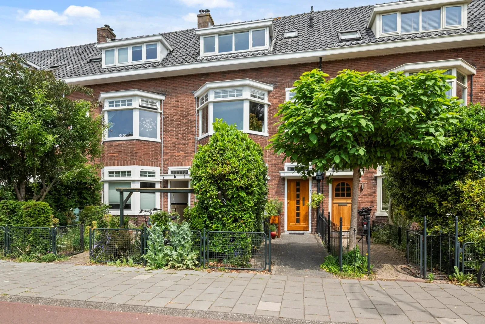 Team foto van Vastgoed Adviesgroep Makelaars