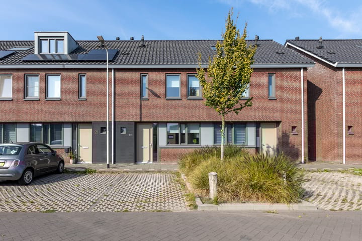 Veenbos 23 in Moerstraten Foto