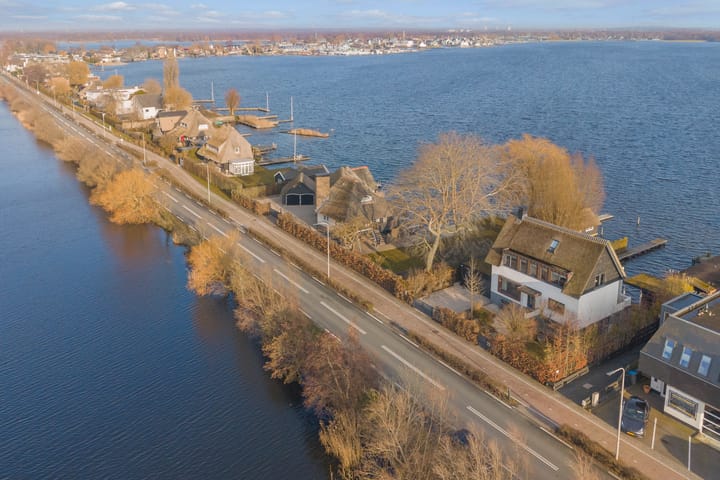 Veendijk 16 in Loosdrecht