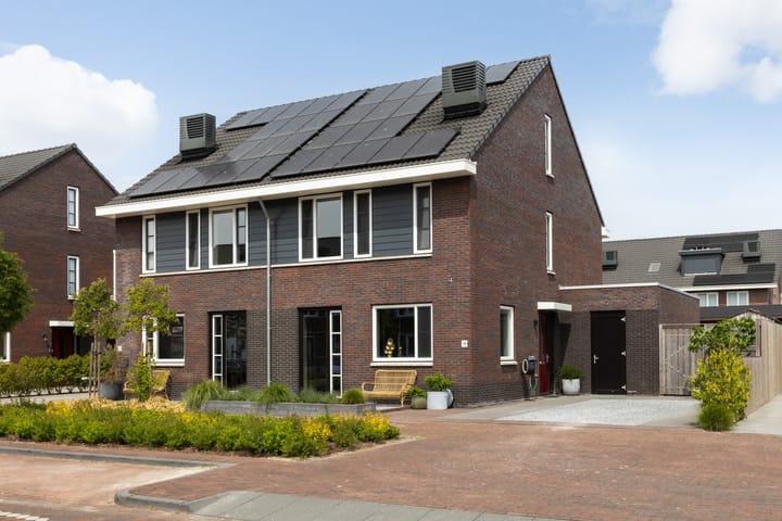 Veendijk 19 in Wilnis Foto