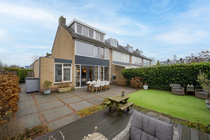 Veeneklaaslaan 7 dans Voorschoten photo