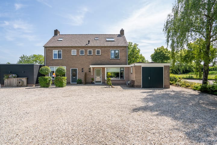Photo of property Veersedijk 16, Groot-Ammers