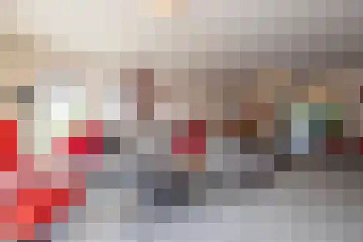 Veertels 10 Riel thumbnail 17