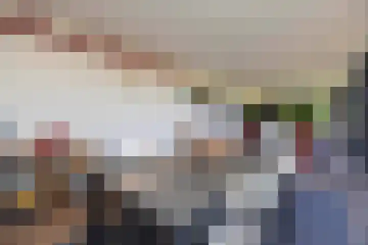 Veertels 10 Riel thumbnail 31