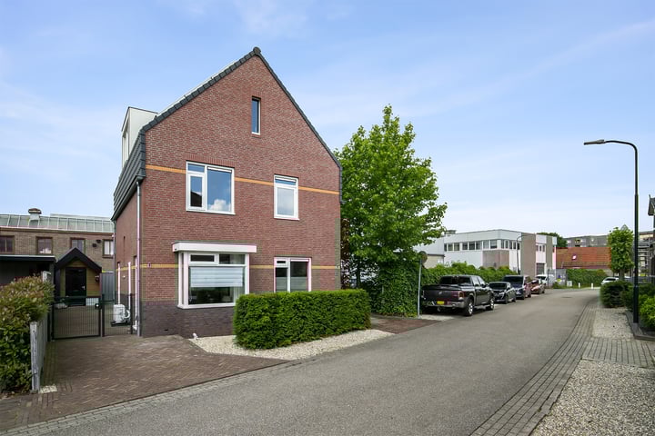 Veldhuisstraat 15 en Apeldoorn foto