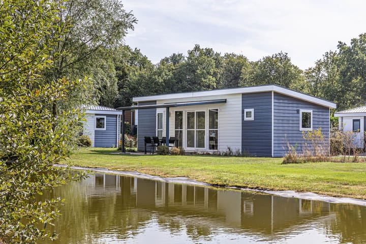 Veldhuisweg 4-115 in IJhorst Foto