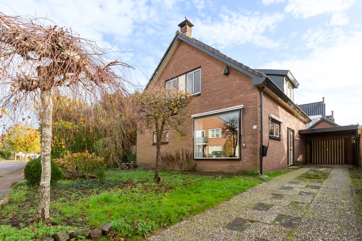 Veldstraat 1 in Putten