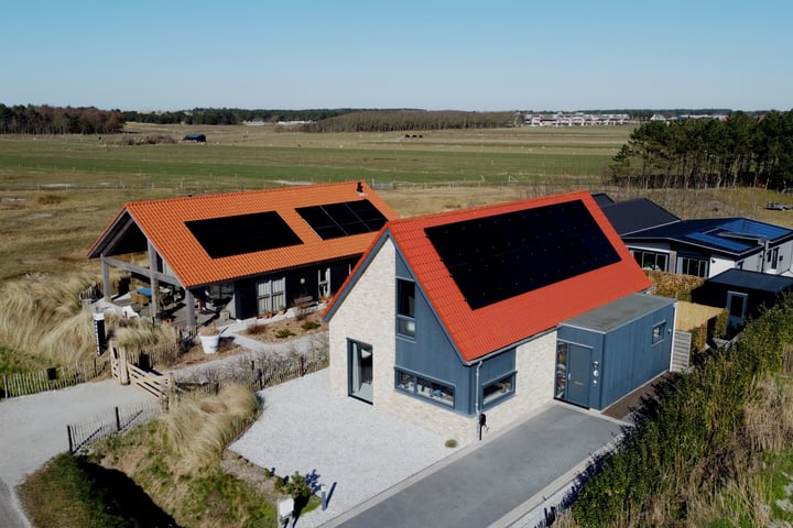 Veldweg 6 in Buren foto