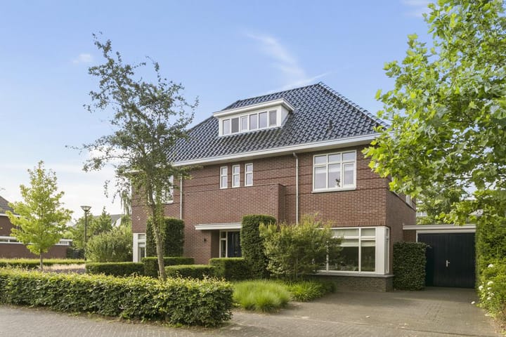 Velpstraat 10 en Tilburg foto