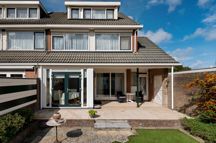 Vermeulenstraat 1 in Noordwijkerhout Foto