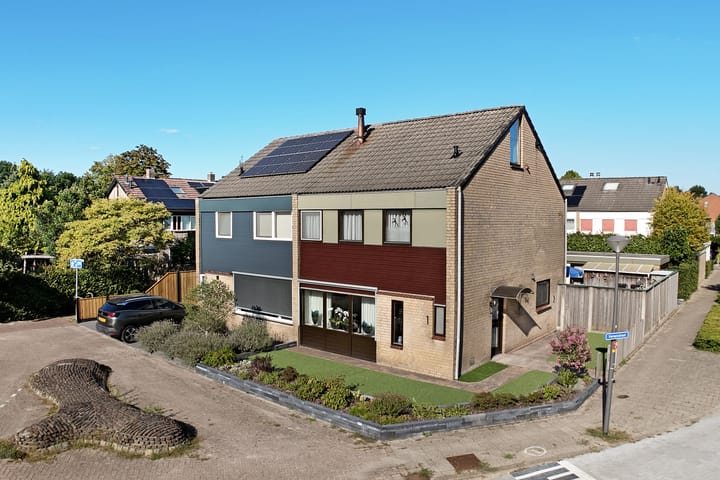 Ververstraat 1 in Borne foto