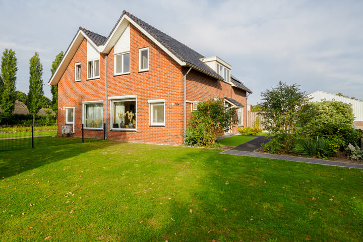 Verzetstraat 104 in Vriezenveen photo