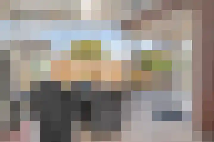 Vesta 5 Born thumbnail 4
