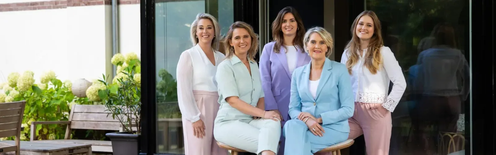 Team foto van Vierhout van Wonderen Makelaars Taxateurs