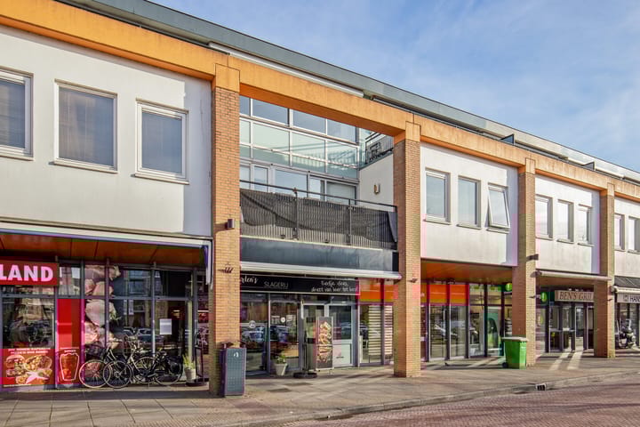 Photo of property Vierwiekenplein 11, Oud-Beijerland