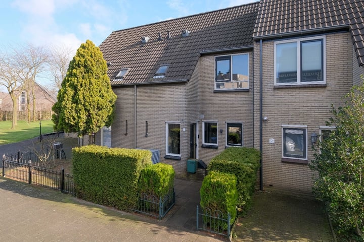 Vijverhof 27 in Almelo foto