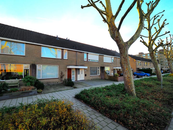 Photo of property Vincent van Goghlaan 77, Papendrecht