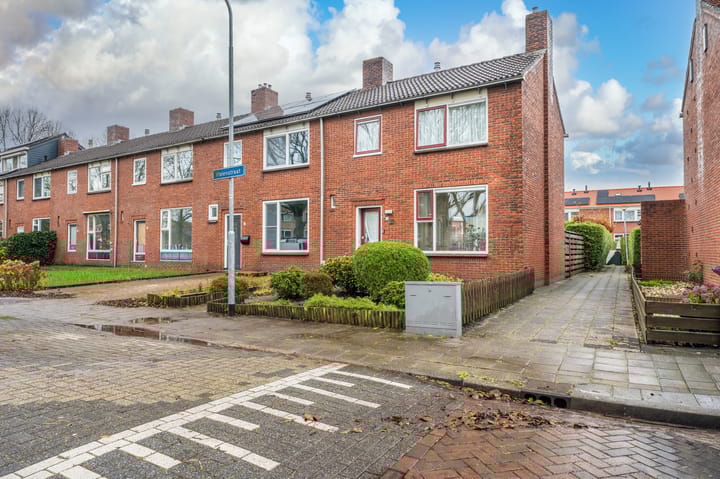 Violenstraat 19 in Sappemeer photo