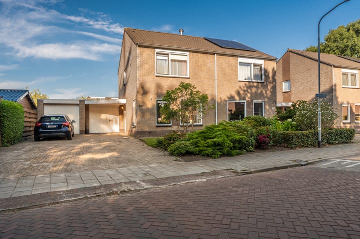 Violenstraat 24d in Sappemeer photo