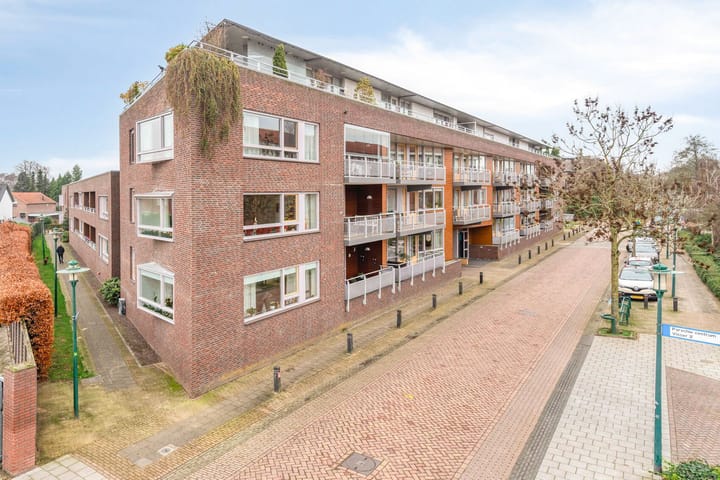 Visser 15b in Deurne photo