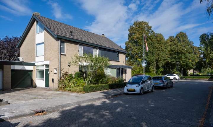 Vlaanderenstraat 12 en Waalwijk foto