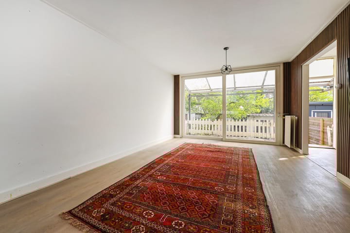 Vlaardingerdijk 157A in Schiedam photo