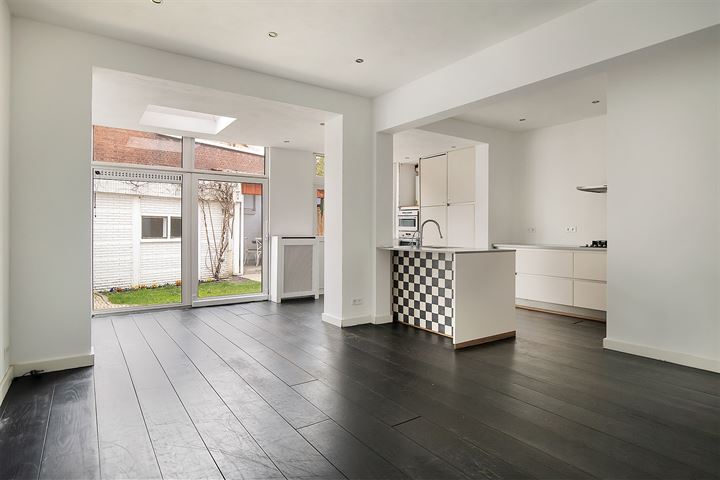 Photo of property Vlasakkersstraat 98, 's-Gravenhage