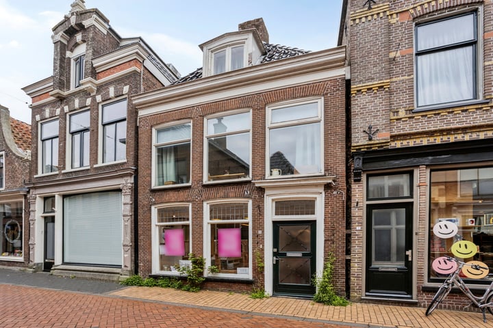 Vlasstraat 9 in Dokkum photo