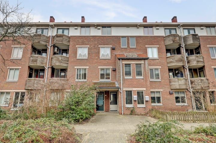 Vleutenstraat 86 in Amsterdam photo