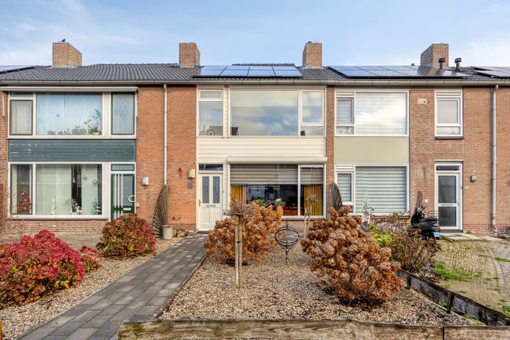Photo of property Vlietstraat 21, Schelluinen