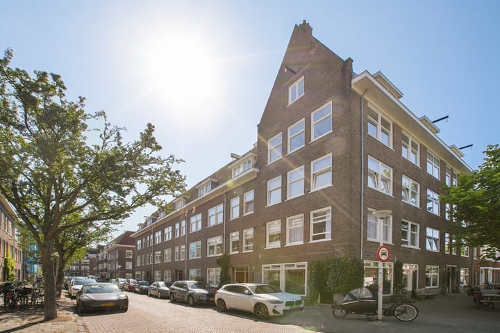 Vogelenzangstraat 23-3 in Amsterdam photo